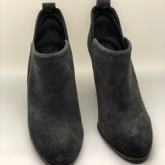 Vince Camuto suede booties - Picture 2 of 6